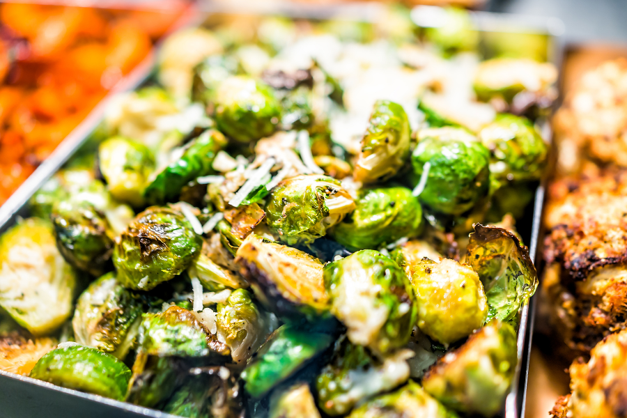 The best BBQ chicken side dishes! These summer sides are perfect for grilled chicken breasts, barbecue chicken and pulled chicken sandwiches or sliders.