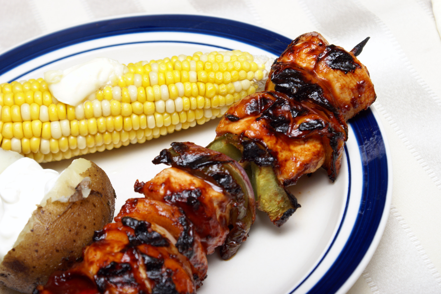 What to serve with corn on the cob for dinner! Here are the perfect meals and side dishes that pair well with corn on the cob.
