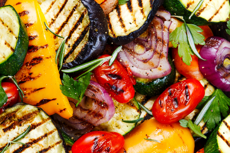 What to serve with corn on the cob for dinner! Here are the perfect meals and side dishes that pair well with corn on the cob.