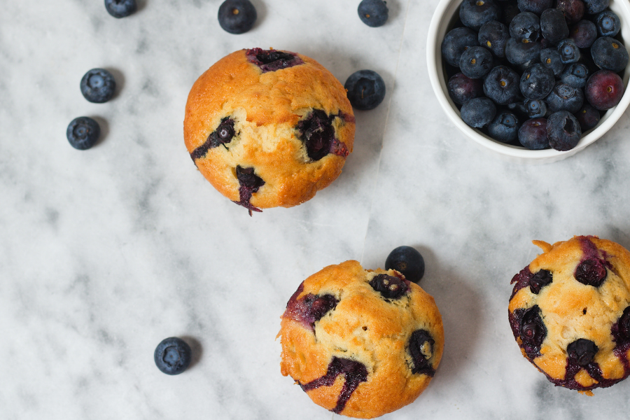 What to eat with cornbread! Here are the best dishes and meals that go with cornbread. It’s not just for chili anymore!