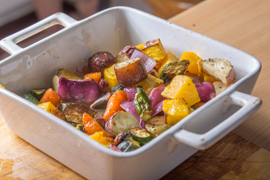 What to eat with perogies! Whether you’re serving perogies as a side dish or main dish, here are tons of delicious ways to make it a great meal.