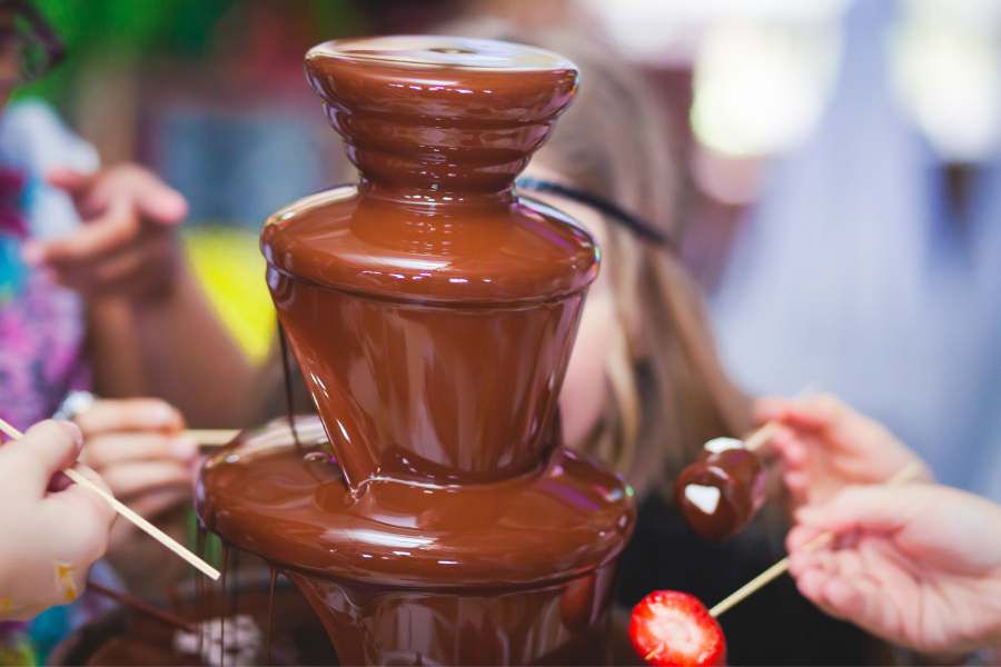 What to serve with a chocolate fountain! Here are the best things to dip in chocolate fondue, so you can create the most mouth-watering dessert table ever.