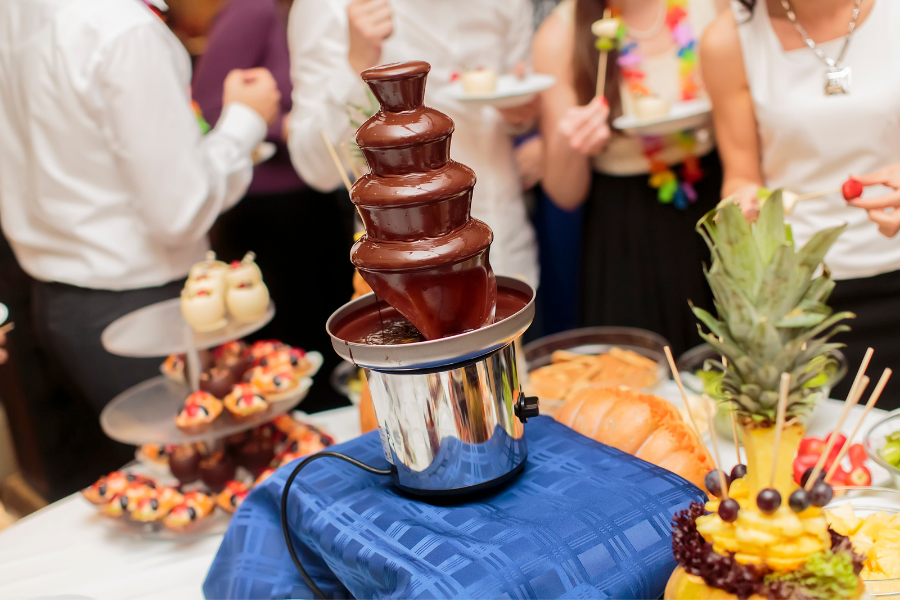 What to serve with a chocolate fountain! Here are the best things to dip in chocolate fondue, so you can create the most mouth-watering dessert table ever.