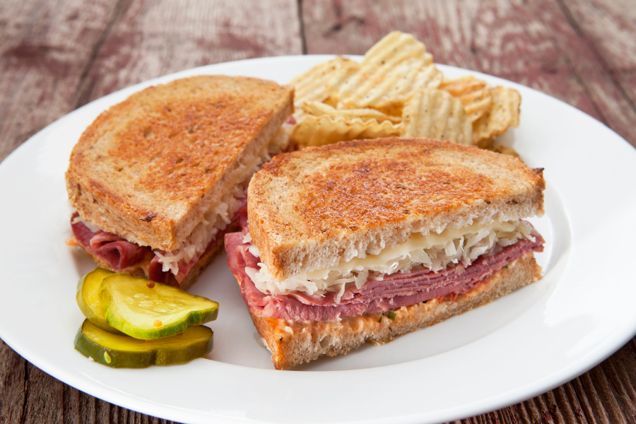 What to eat with sauerkraut! Here are a variety of tasty sauerkraut recipe ideas, what to do with it, and exactly how to serve it!