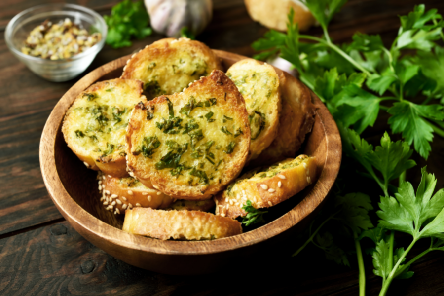 The BEST side dishes for ravioli! Here’s exactly what to serve with ravioli to create a totally delicious dinner.