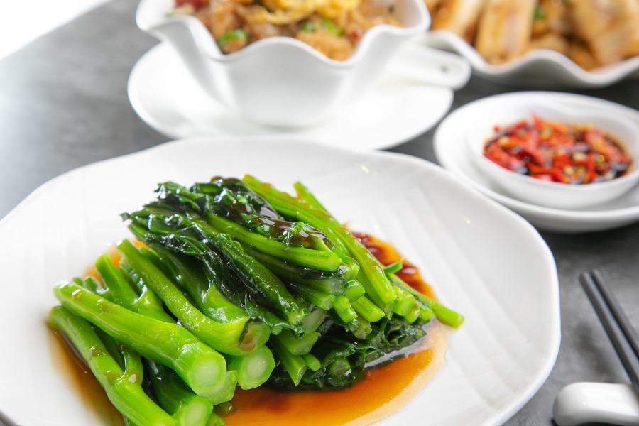 What to serve with fried rice! Here are the best side dishes to eat with fried rice for a fantastically delicious dinner.